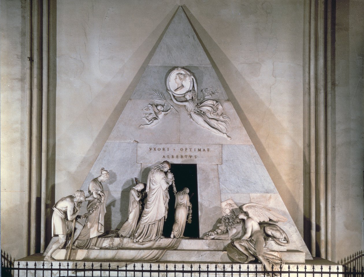 Ærkehertuginden Maria Christines grav, yndlingsdatter af kejserinde Maria Theresia af Østrig, 1798-1805 (marmor) af Antonio Canova