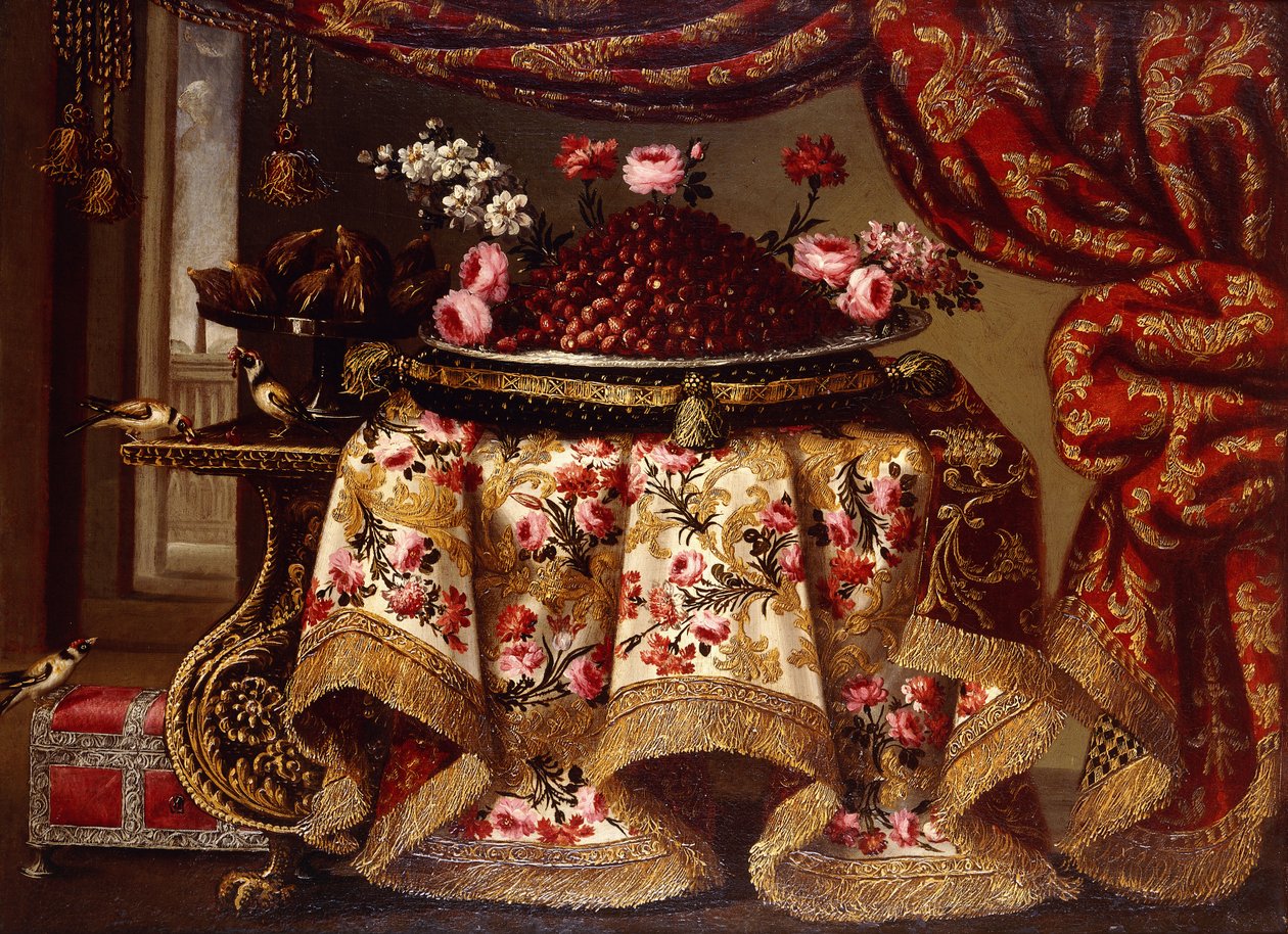 Et fad med jordbær med blomster på en pude og en Tazza med figner på et bord draperet med en broderet klud, med fugle og kiste ved siden af et gardin og et vindue af Antonio Gianlisi