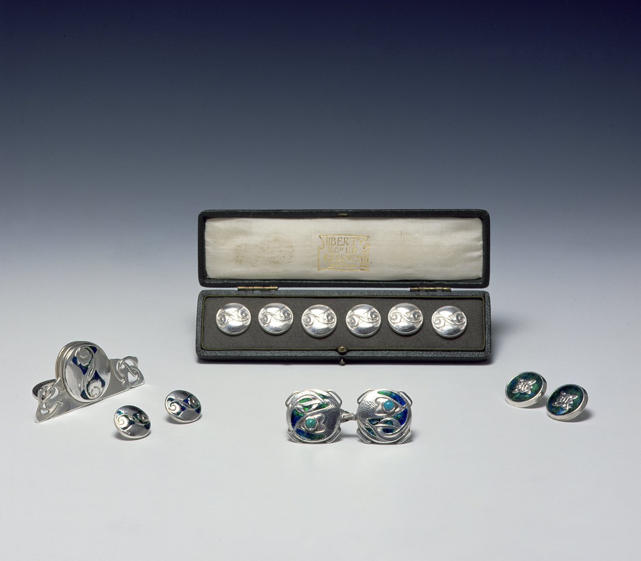 A Selection of Liberty Silverwork, ca. 1901-07 (sølv) af Archibald Knox