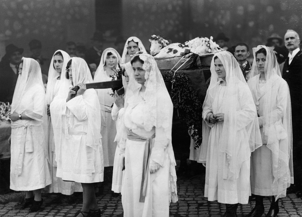 Påskeritualer: velsignelse af lammene i Sant Agnese fuori le Mura, Rom, ca. 1940-46 (gelatine sølvtryk) af Armando Bruni