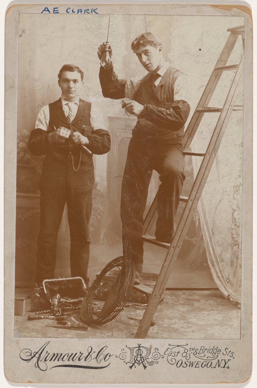 Portræt af installatører af elektrisk lys, ca. 1904 (foto) af Armour & Co