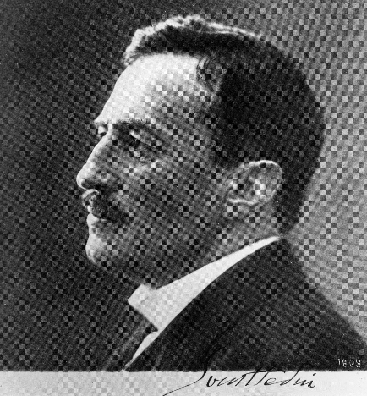 Portræt af Sven Anders Hedin (1865-1952) 1909 (bw foto) af Aron Jonason