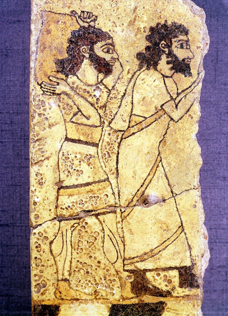Fragment af en tavle med to mænd, der går, fra Nineveh (malet sten) af Assyrian