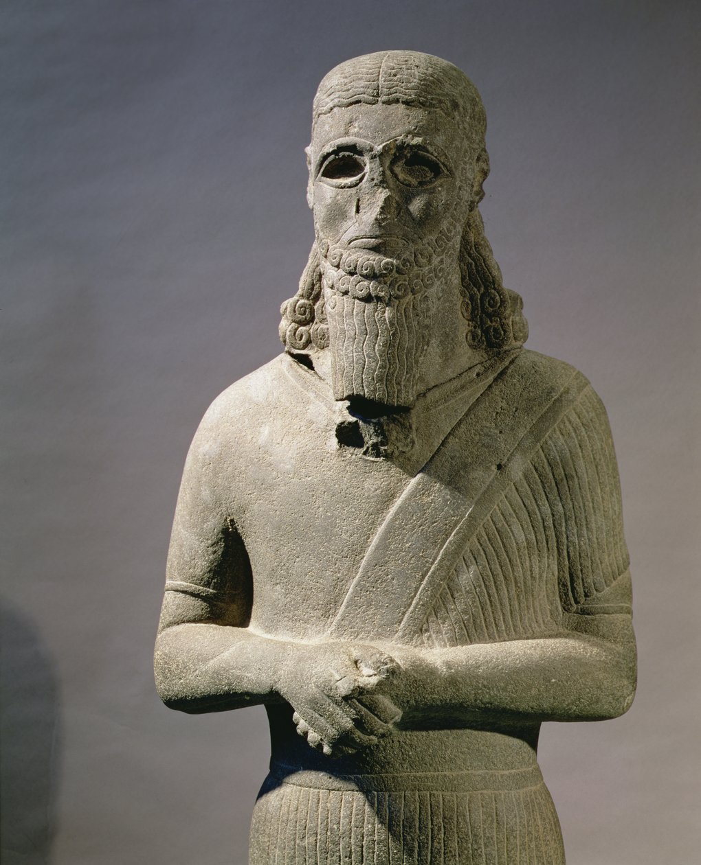Statue dedikeret til guden Haddad-Yishi (basalt) (se også 110888) af Assyrian