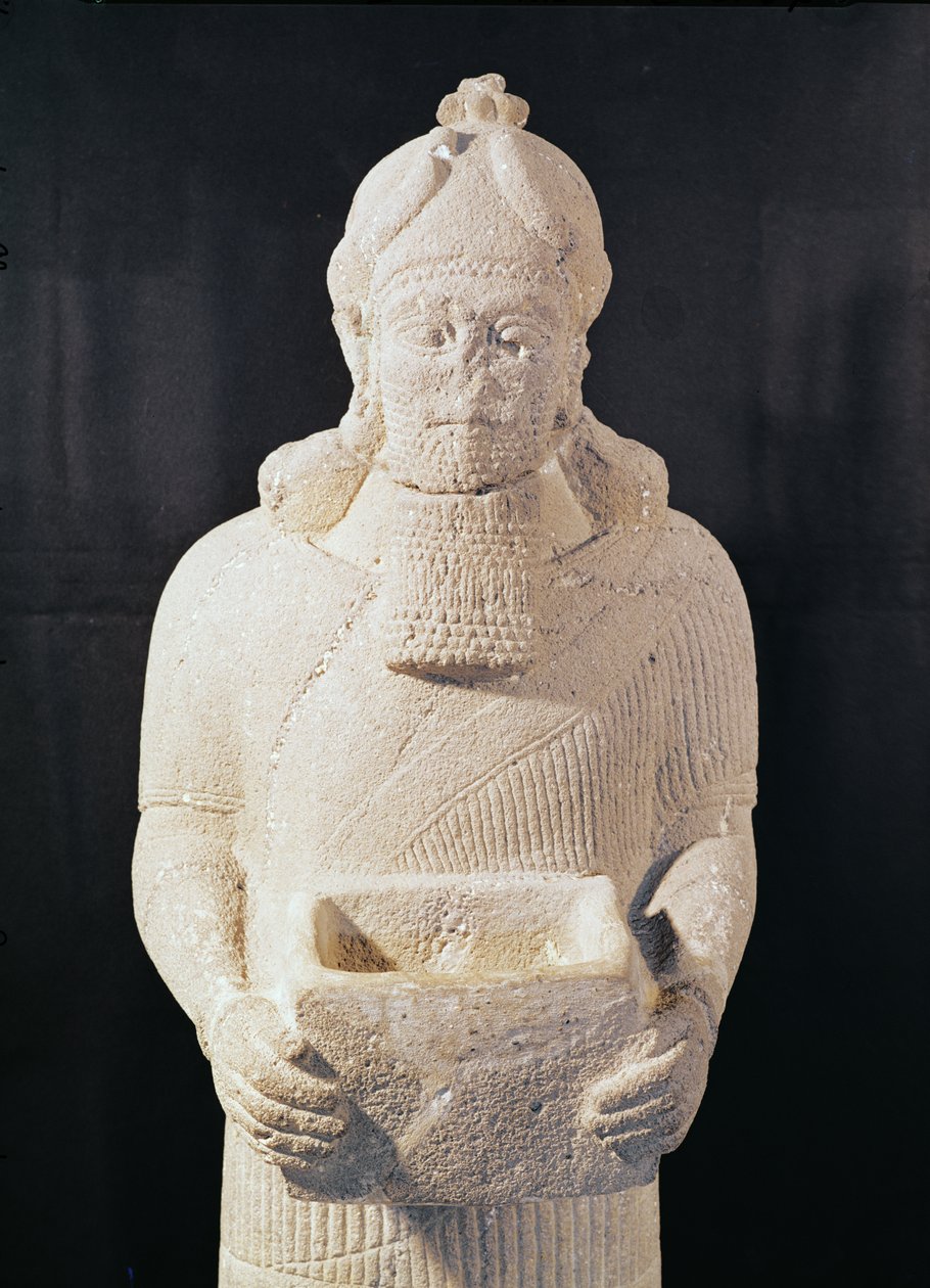 Statuette af en mand, der bærer en æske, fra Arslan Tach, Syrien (detaljer) af Assyrian