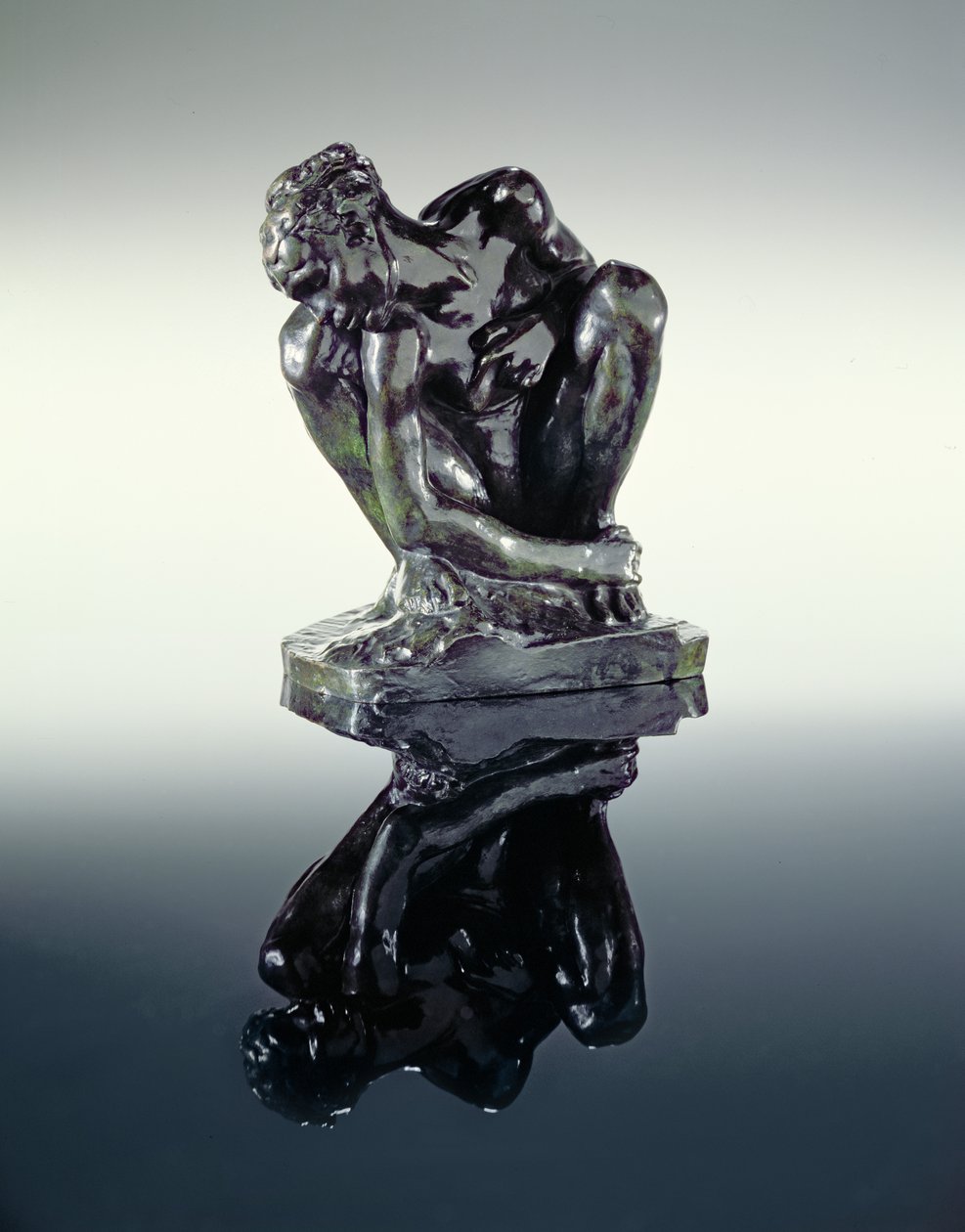 Krøjende nøgen af Auguste Rodin