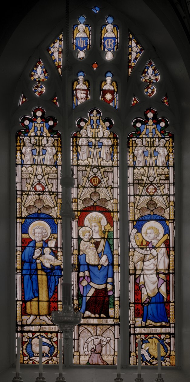 Apsis vindue med St. Johannes Døberen, Jomfru & Barn og St. Johannes Evangelisten, 1841-42 af Augustus Welby Northmore Pugin