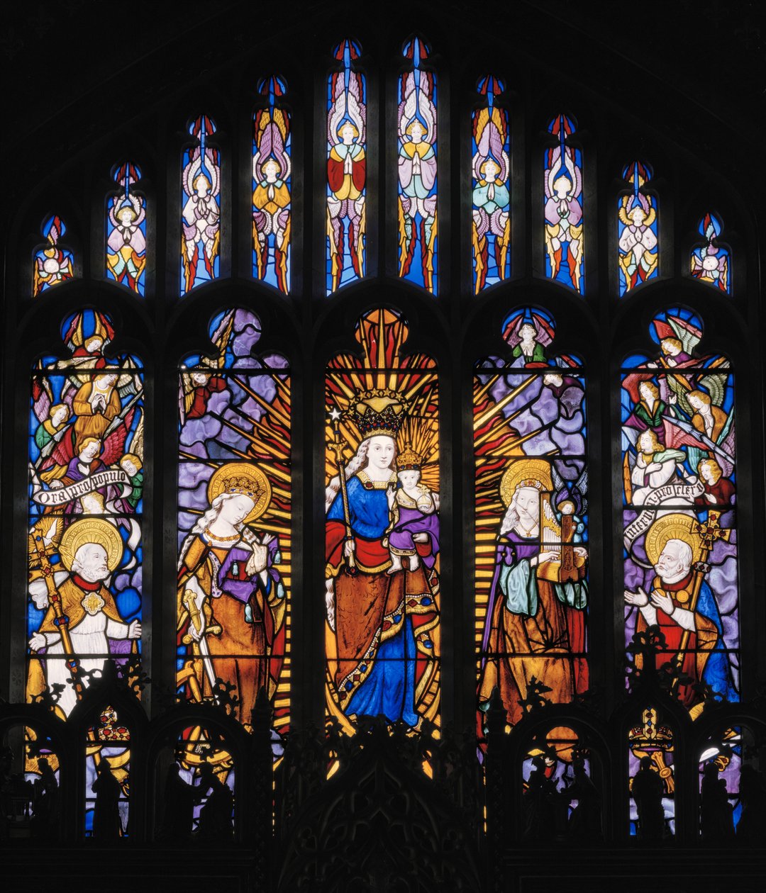 Centralvindue i apsis, Jomfru og barn med hellige, 1837 (farvet glas) af Augustus Welby Northmore Pugin
