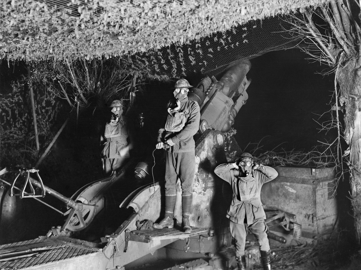 En 9,2 tommer Howitzer-pistol fra 2nd Australian Siege Battery (55th Australian Siege Artillery Battery), i aktion, Voormezeele, Belgien, september 1917 af Australian Photographer