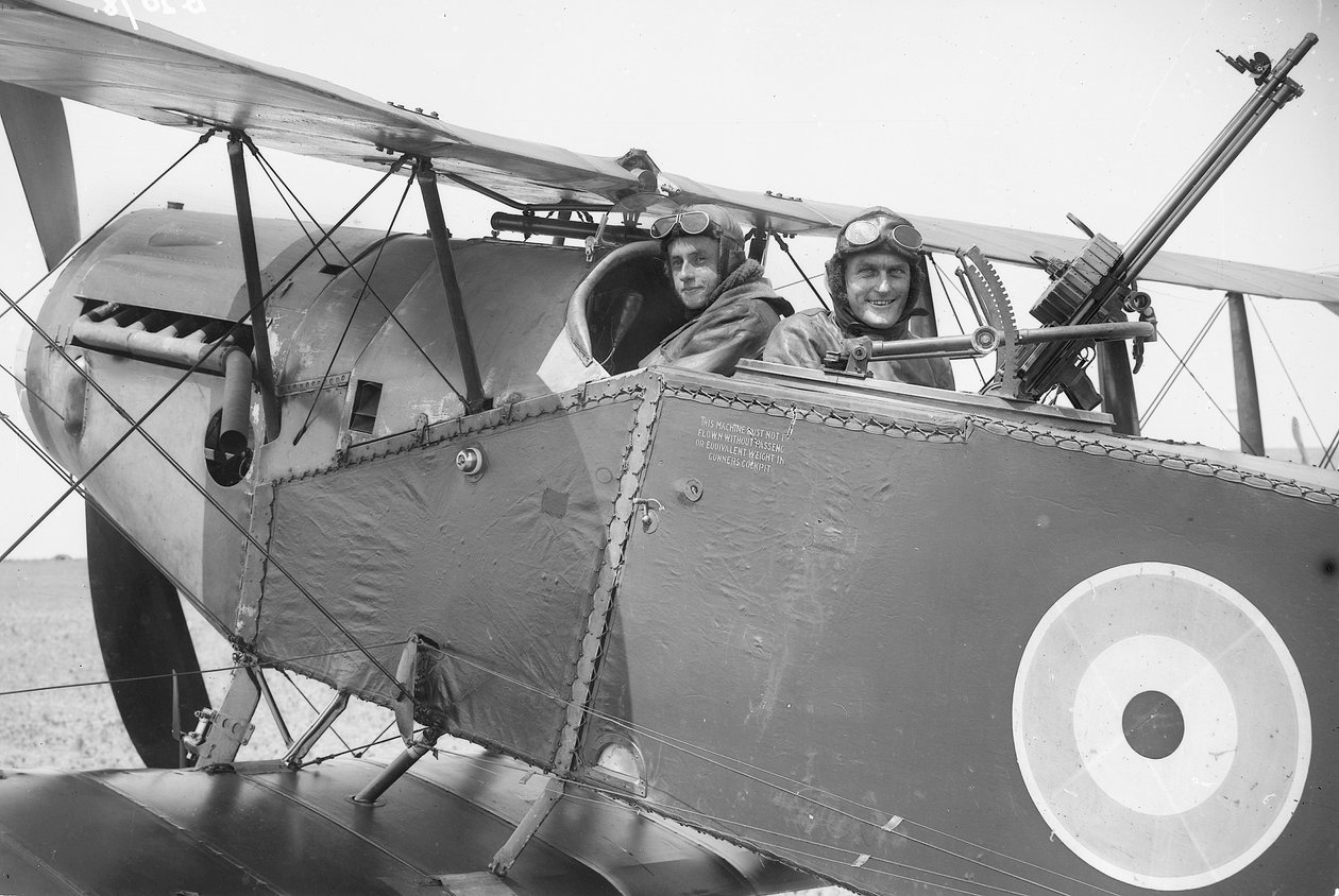 Løjtnant Brown (til venstre) og løjtnant G Finlay (til højre), fra Australian Flying Corps i en Bristol Fighter-maskine, ca. december 1917 af Australian Photographer