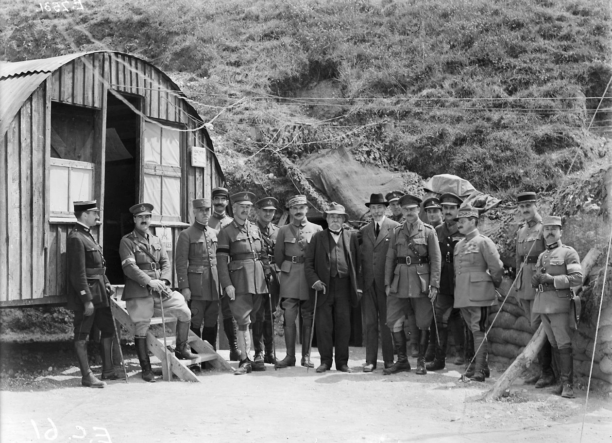 M. Georges Benjamin Clemenceau, den franske premierminister, på besøg i 4. division, et kun én gang besøg på den australske front, 7. juli 1918 af Australian Photographer