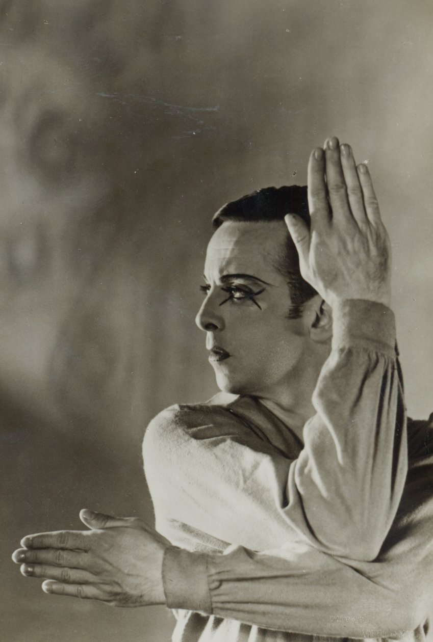 Postkort af Robert Helpmann (1909-86) i The Wanderer 1941 af Australian Photographer