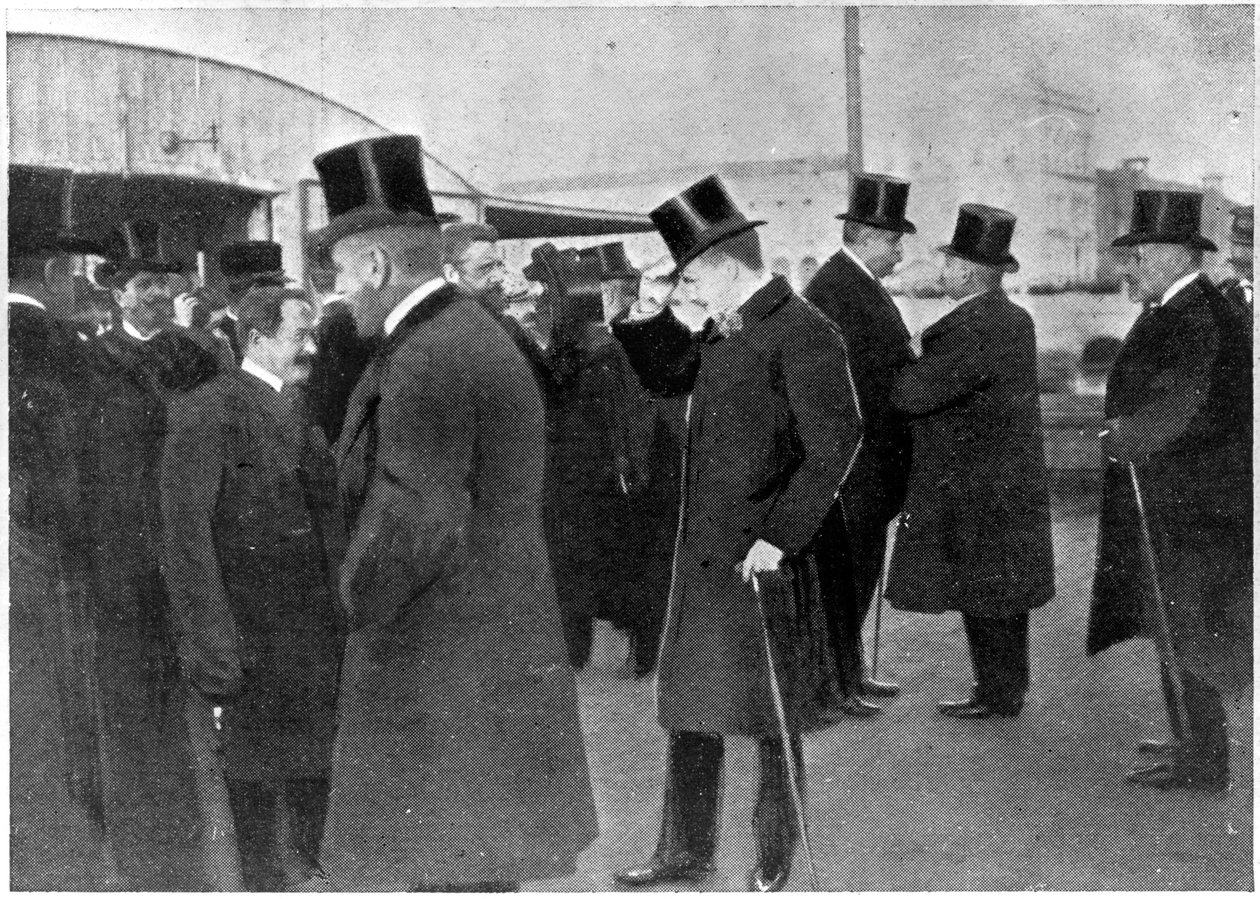 Scenen for mordet på ærkehertug Franz Ferdinand og hans hustru Sophie, hertuginde af Hohenberg, 1914 af Austrian Photographer
