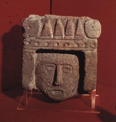Aztekisk udskåret hoved af Aztec