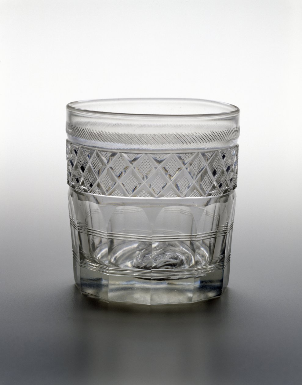 Tumler, ca. 1825 (blyglas med sulfid cameo portræt) af Bakewell and Page