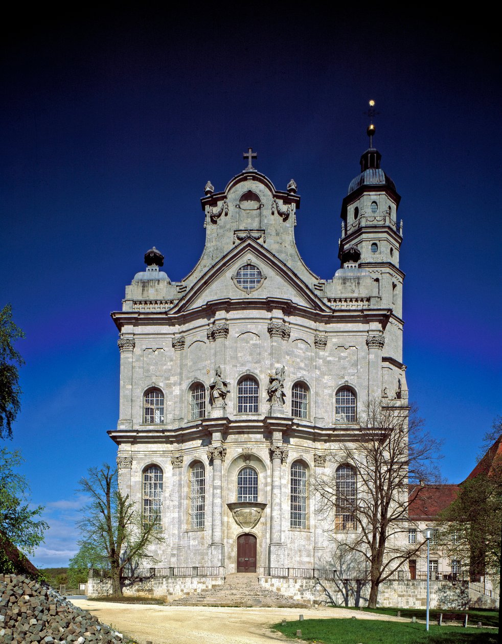 Udsigt over facaden af klostret af arkitekt Johann Balthasar Neumann (1687-1753) Neresheim, Tyskland af Balthasar Neumann