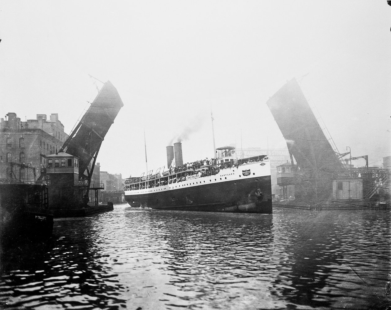 Eastland-skib, Chicago, Illinois, USA, ca. 1900 (s/h-foto) af Barnes and Crosby