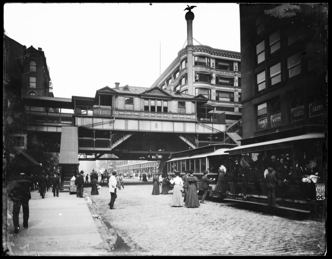 Forhøjet jernbanestation ved State and Van Buren Streets, Chicago, Illinois, USA, ca. 1905 (s/h-foto) af Barnes and Crosby