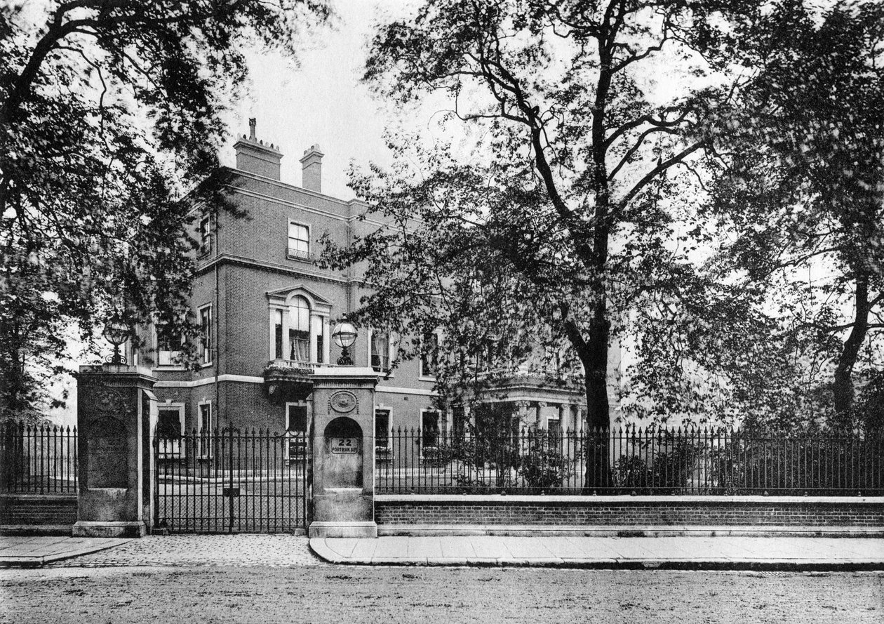 Portman House, Portman Square, 1908. af Bedford Lemere and Company