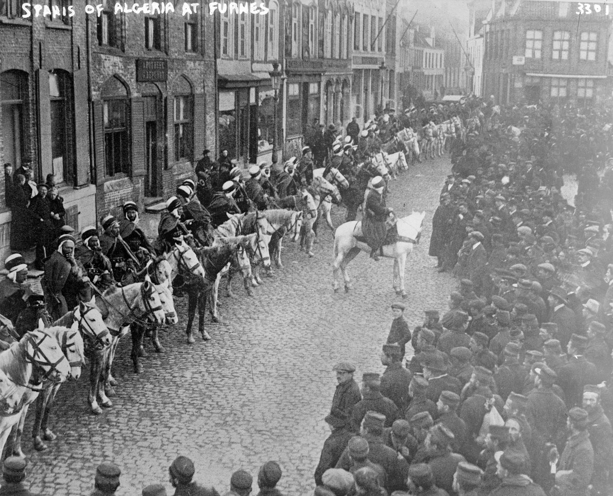 Spahis fra Algeriet ved Furnes, 1914-15 af Belgian Photographer