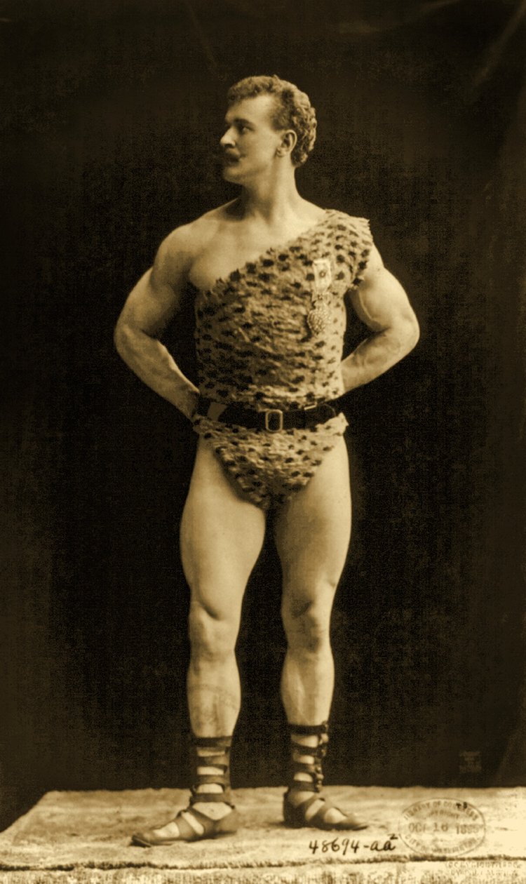 Eugen Sandow, i klassisk oldgræsk-romersk positur, ca. 1894 af Benjamin J. Falk