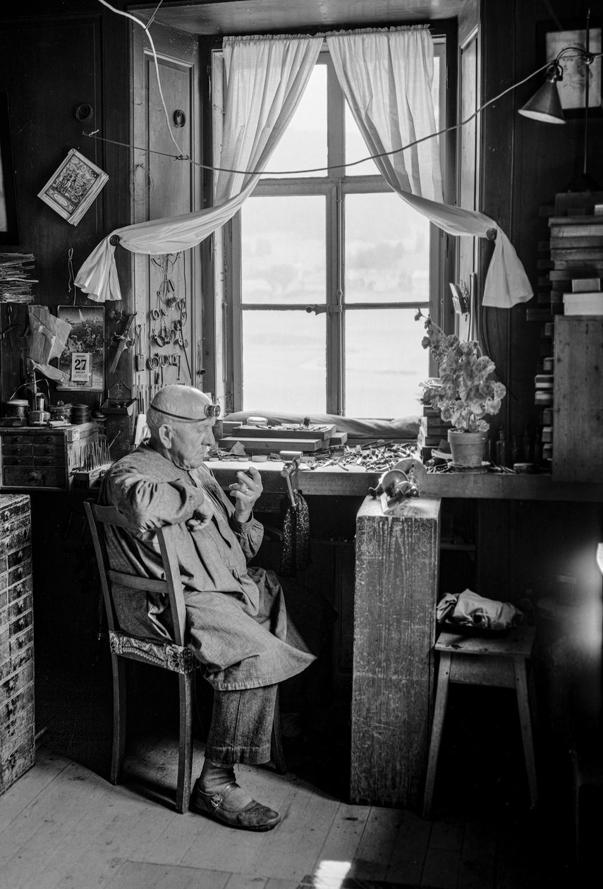 Italiensk urmager med sit værktøj og arbejdsbord af Bernard F. Rogers