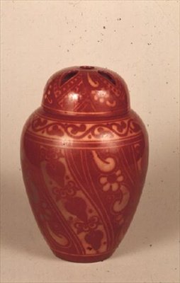 Pot pourri og låg i kobberlanser, ca.1905-15 (keramik) af Bernard Moore