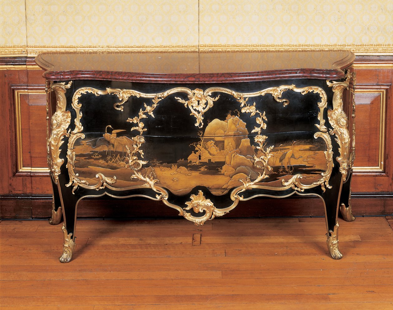 Kommode, ca. 1745 (ormolu-monteret japansk lak & eboniseret træ) af Bernard van Risenburgh II
