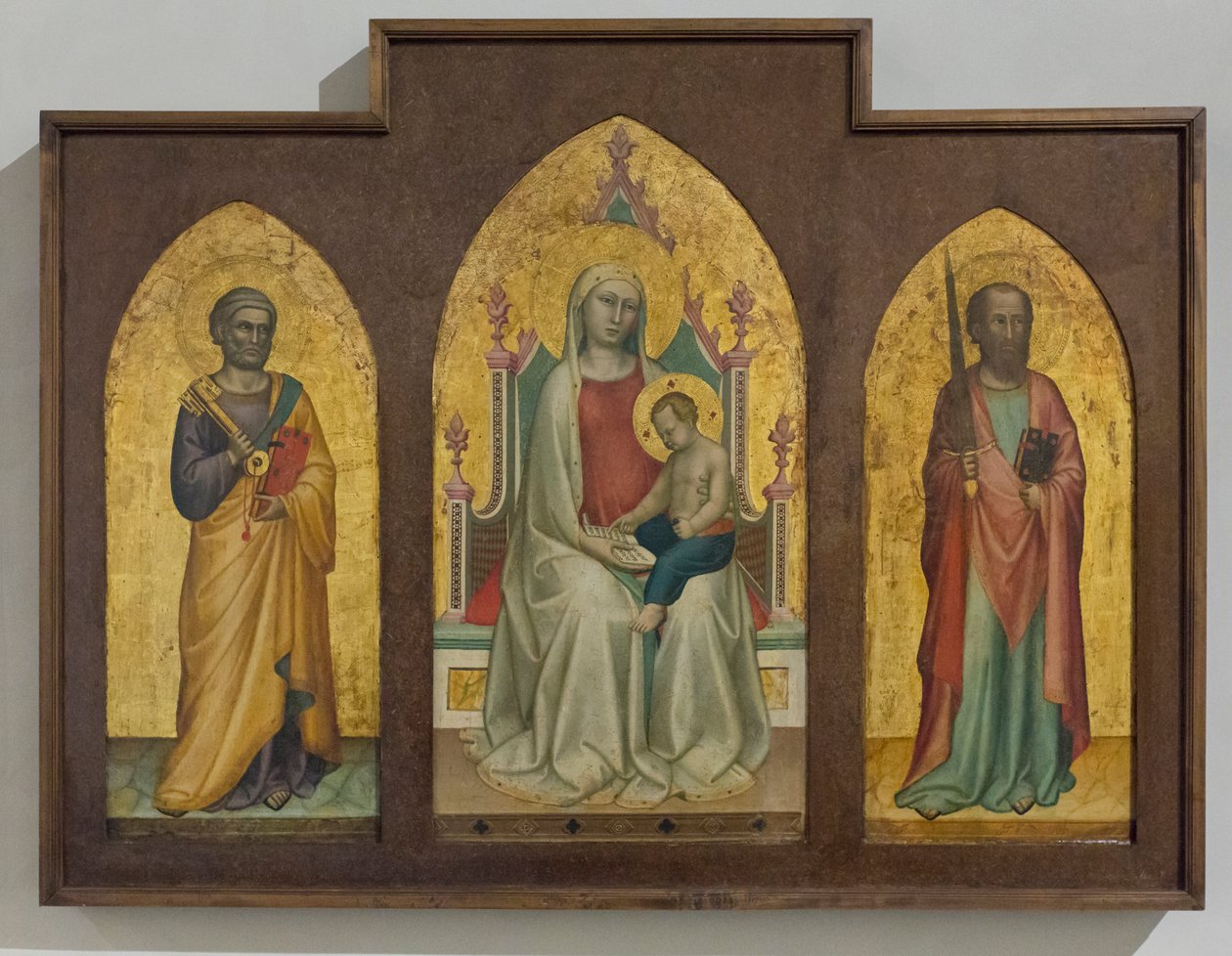 Madonna med barn læsning: Sankt Peter og Paul af Bernardo Daddi