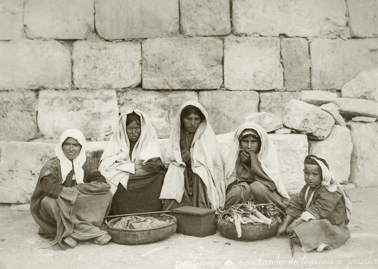 En gruppe fellahin i slutningen af markedet, ca. 1867-98 af Bonfils Studio