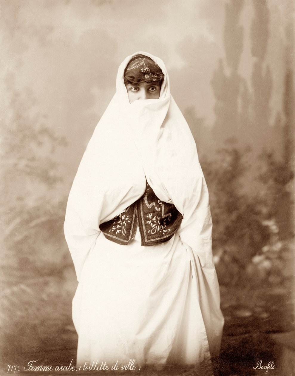Kvinde i palæstinensisk dragt, ca. 1867-98 af Bonfils Studio