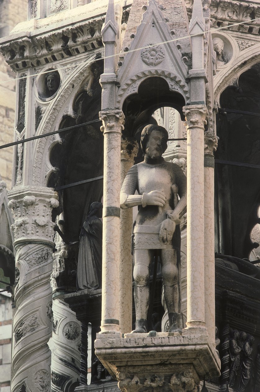 Detalje fra Scaligers grav, 1277-1387 (marmor) af Bonino da Campione