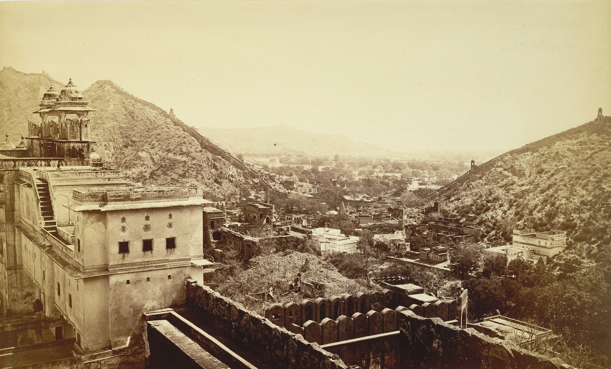 Generel udsigt over Umbher, Jeypoor (Jaipur) af Bourne & Shepherd