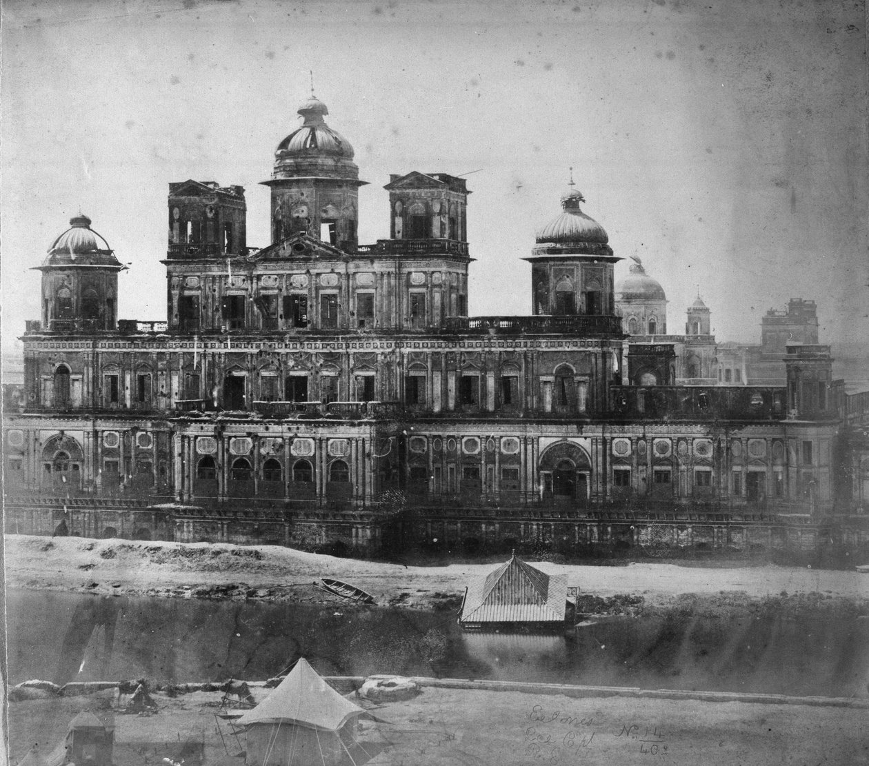 Chatta Manzil, Lucknow, 1858 af British Photographer