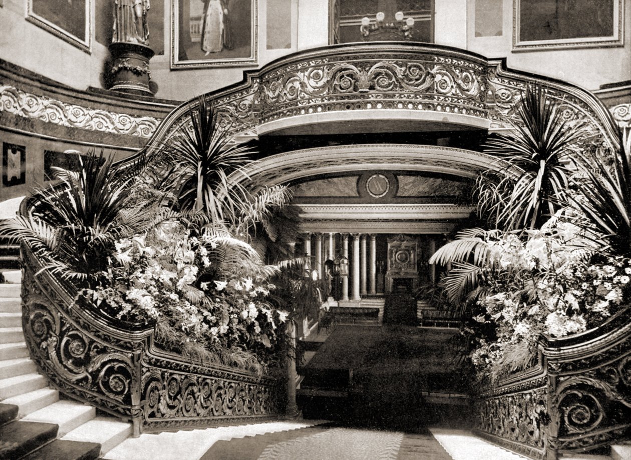 Den store trappe ved Buckingham Palace, London, 1890 af British Photographer