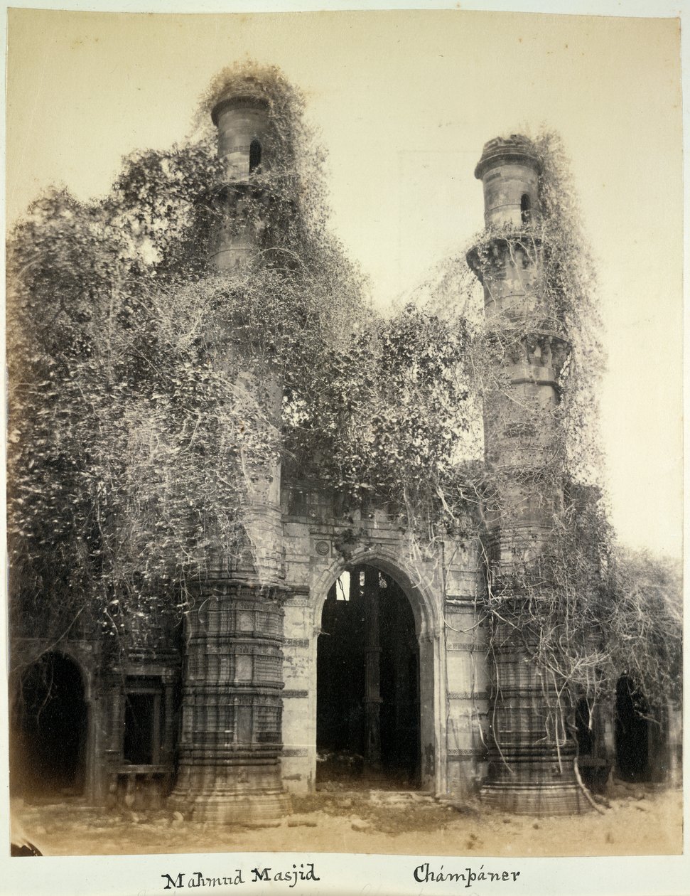 Mahmud Masjid (Nagina Masjid), Champaner, ca. 1875 (s/h-foto) af British Photographer