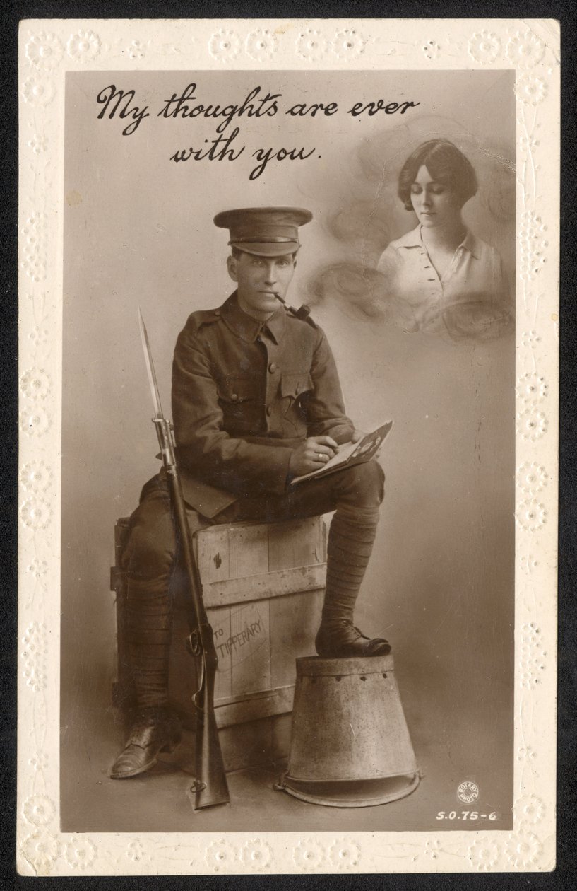 Storbritannien: Et sentimentalt postkort produceret af Cairo Postcard Trust, Cairo, Egypten, under 1. verdenskrig. af British Photographer