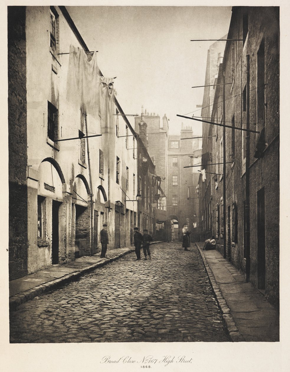 Broad Close No. 167 High Street, fra The Old Closes og Streets of Glasgow af British School
