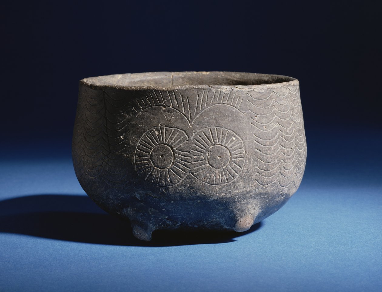 Skål, med indskåret dekoration, der forestiller hjorte, fra Los Millares, Spanien, kobberalderen, ca. 2000 f.Kr. (keramik) af Bronze Age