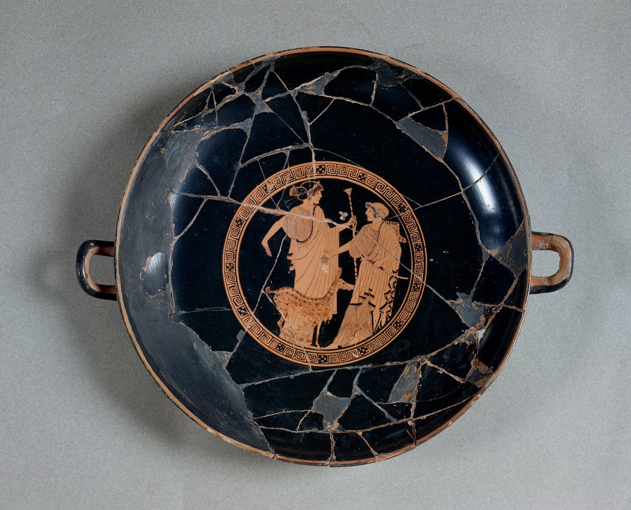 Interiør af en rød-figur kop på loftet forestillende Apollo og Artemis, ca. 495-490 f.Kr. (keramik) af Brygos Painter