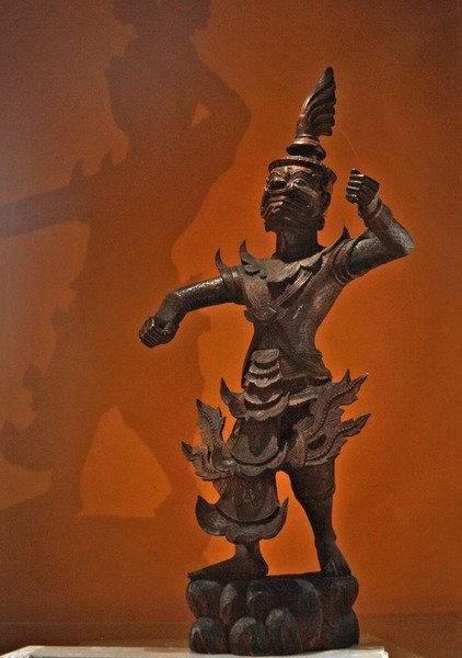 Maskeret danser (træ) af Burmese School
