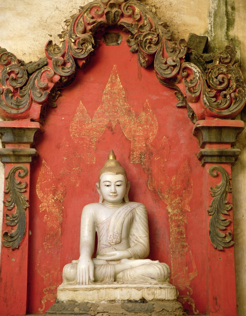 Siddende Buddha i meditation (alabaster) af Burmese School