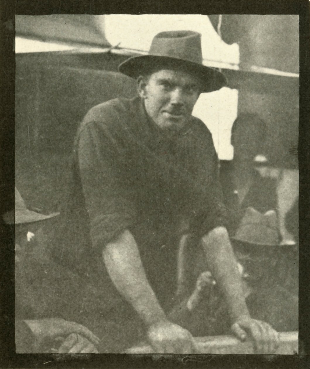 Sidste fotografi af sergent Hamilton Fish, taget i live, fredag den 10. juni 1898, 1899. af Burr McIntosh