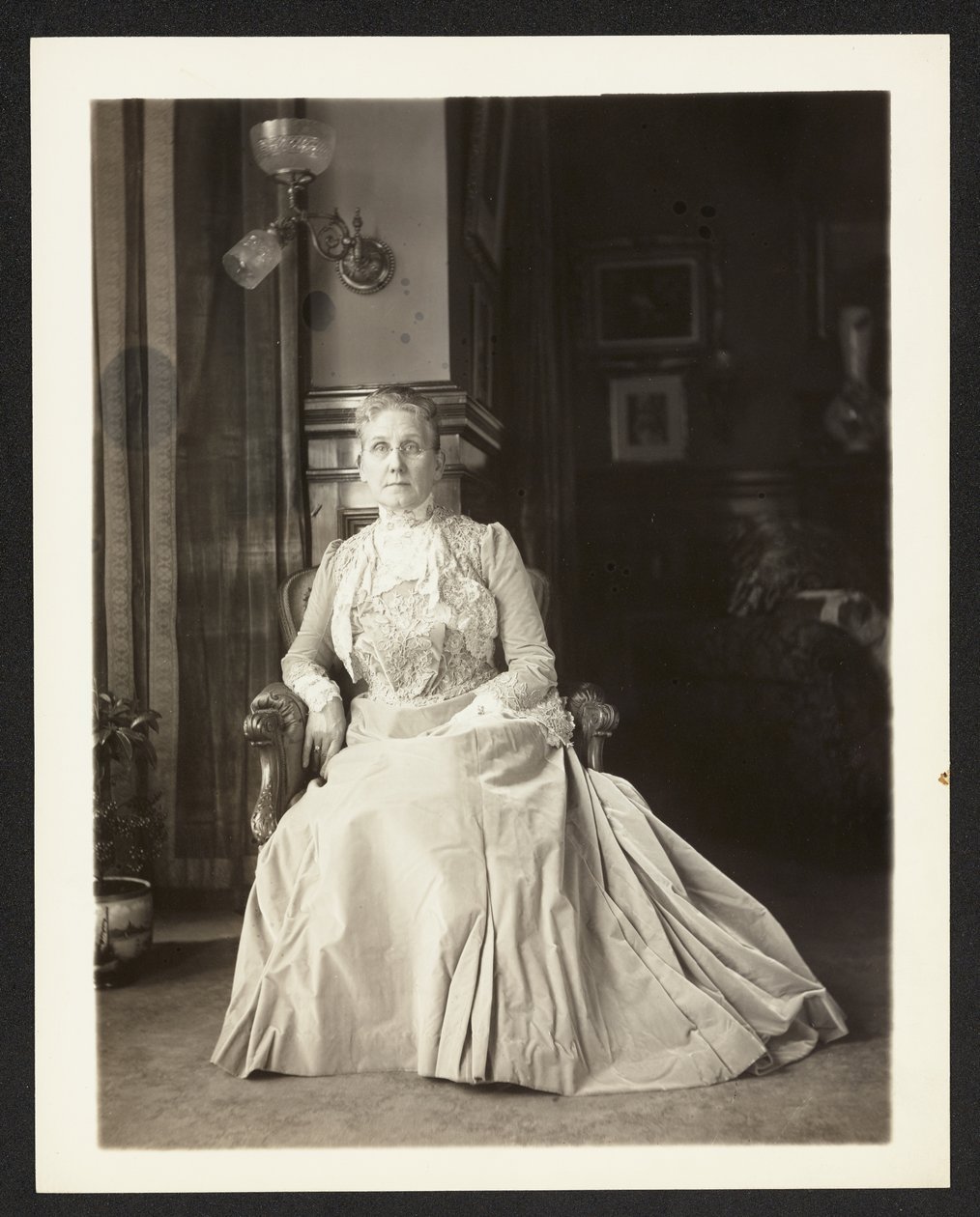 Fru John Arbuckle, ca. 1900-10 af Burr William McIntosh