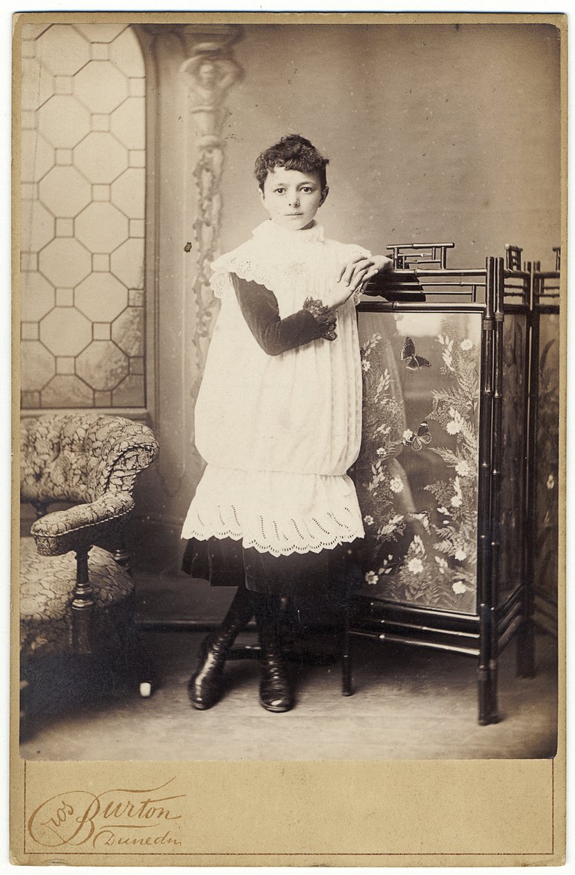 Portræt, 1888 (albumin print) af Burton Brothers Studio