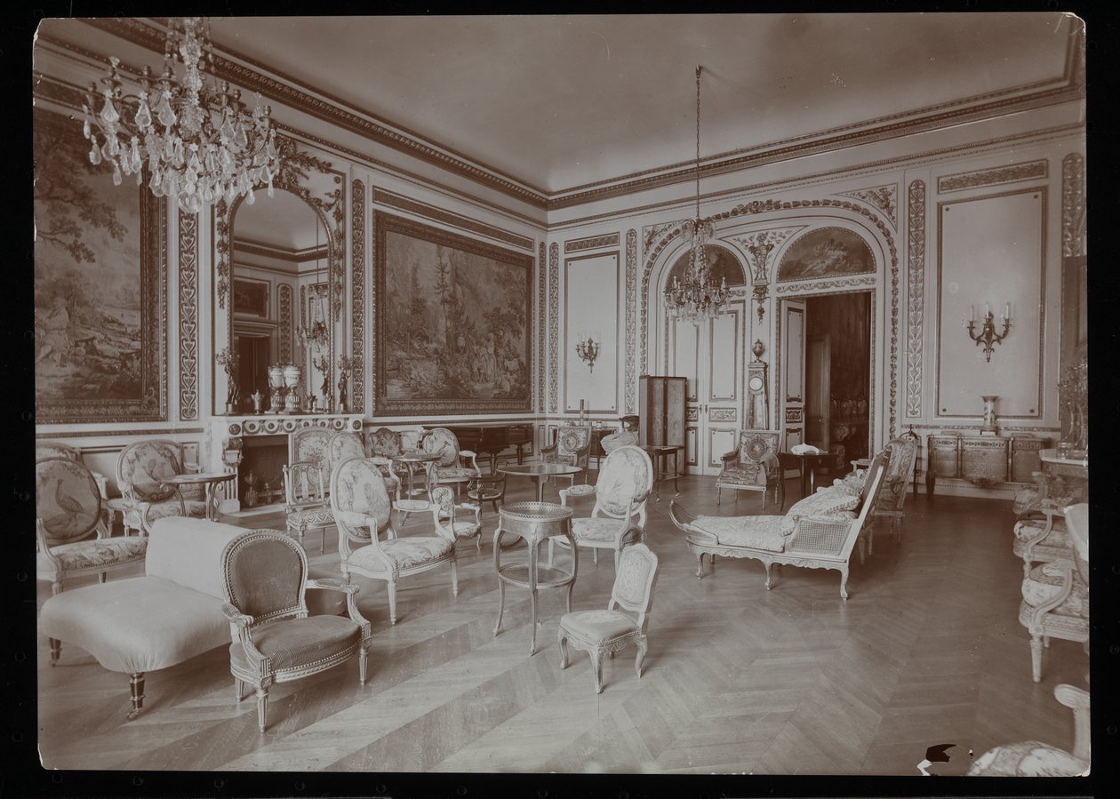 Et stort værelse i grevinde De Ganays residens, Paris, 1890-1910 (sølvgelatineprint) af Byron Company