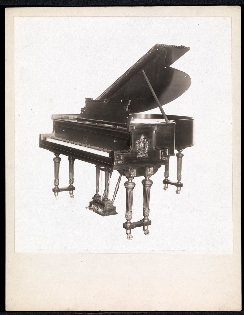Et klaver af Krakauer Piano Co., New York, mellem 1895-1915 (sølv gelatinetryk) af Byron Company