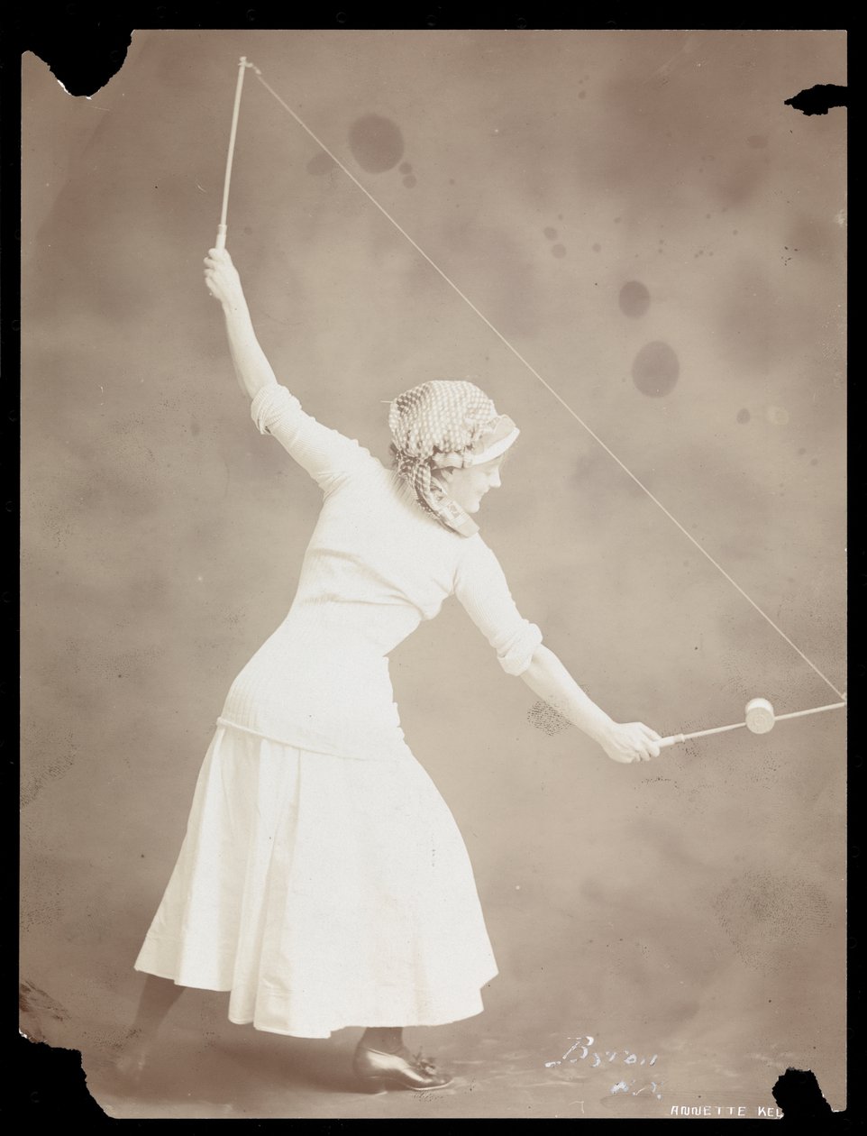Annette Kellerman, ca. 1900 (sølv gelatinetryk) af Byron Company