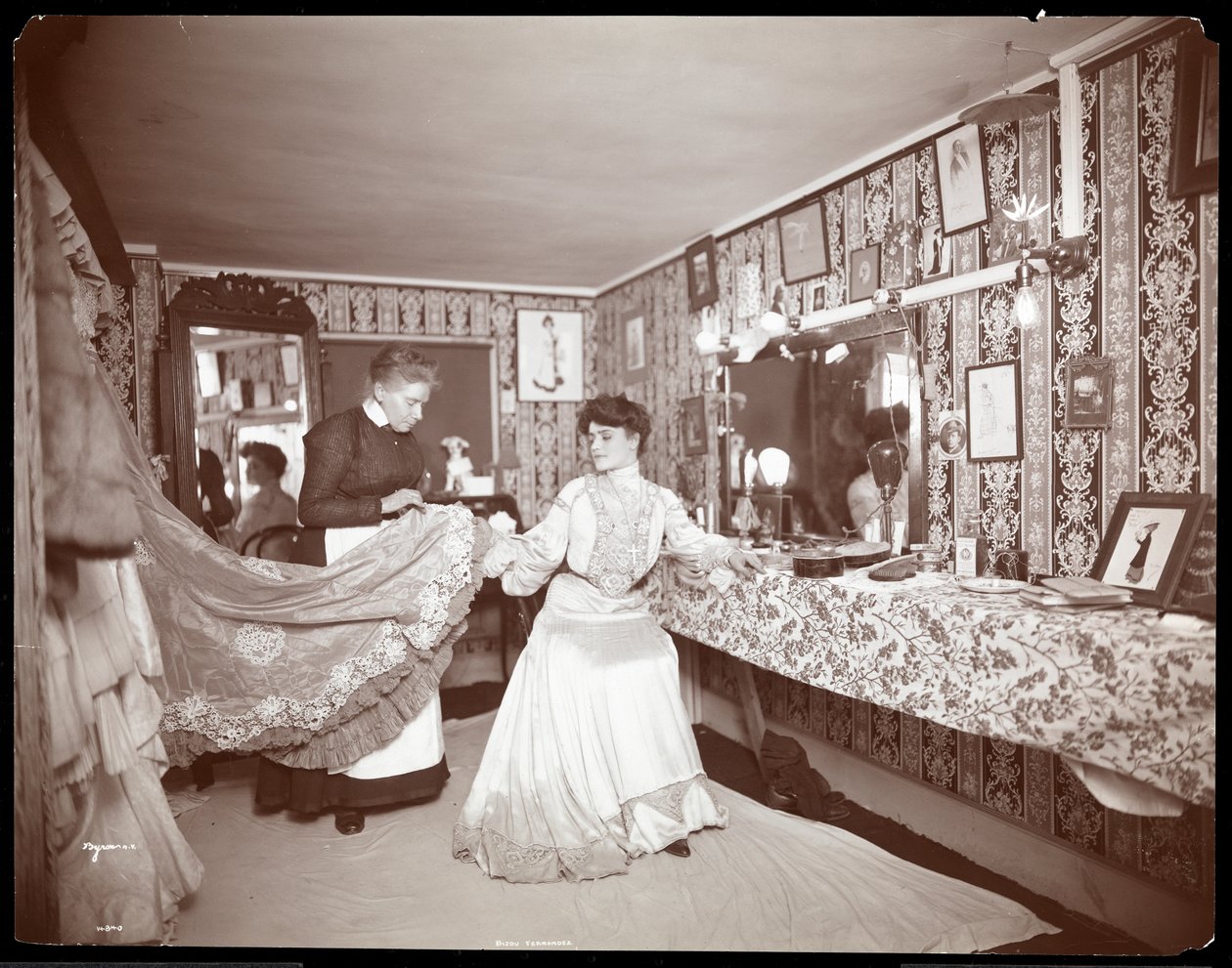 Bijou Fernandez, 1902 (sølvgelatineprint) af Byron Company