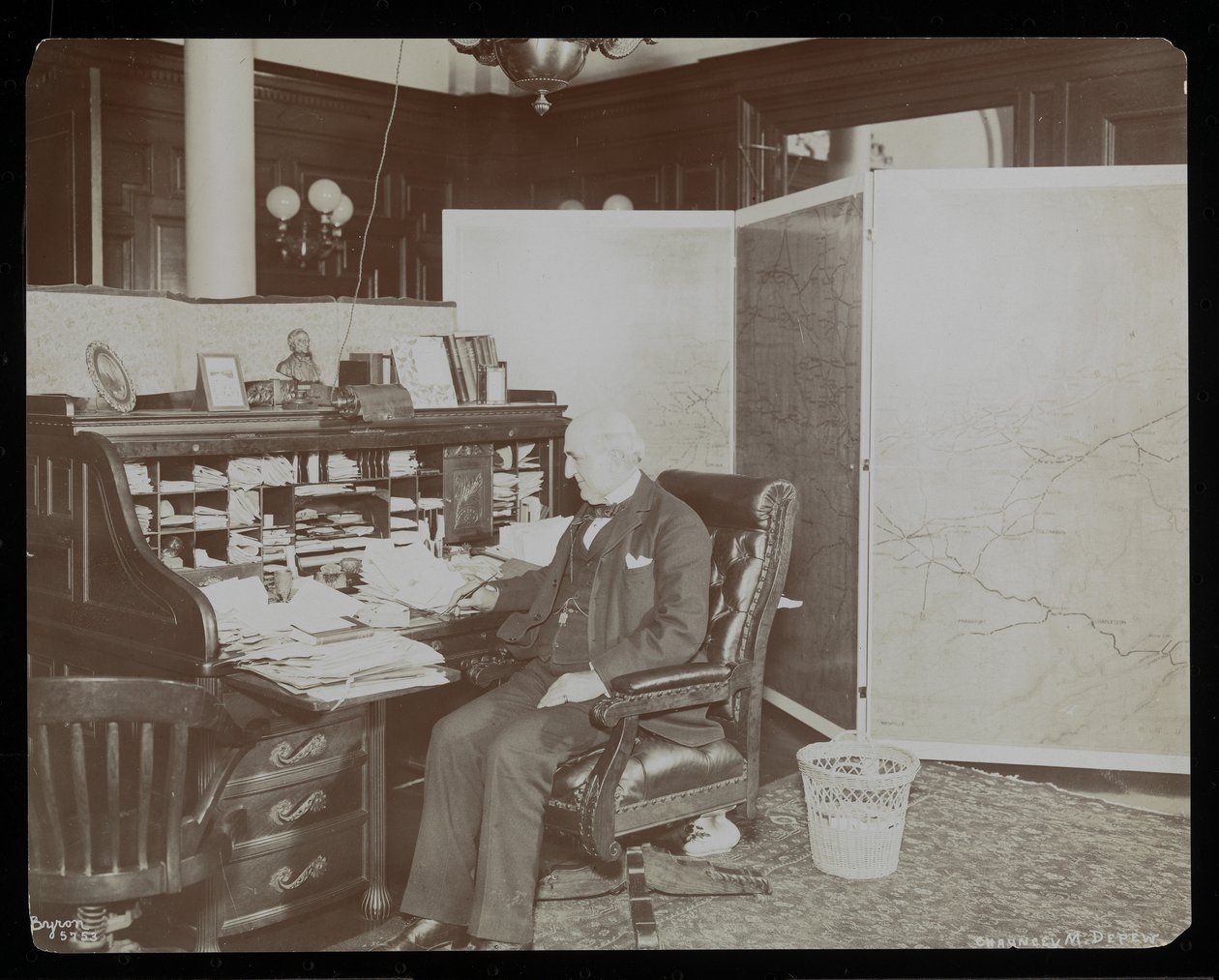 Chauncey Depew på sit kontor, 1898 (sølv gelatinetryk) af Byron Company